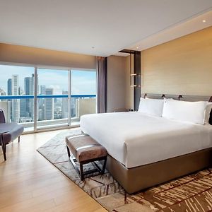 Upper Floors King Room